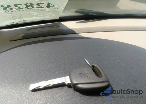 2005 Volvo S60 2.4 из США, поврежденный, VIN YV1RS612152427892